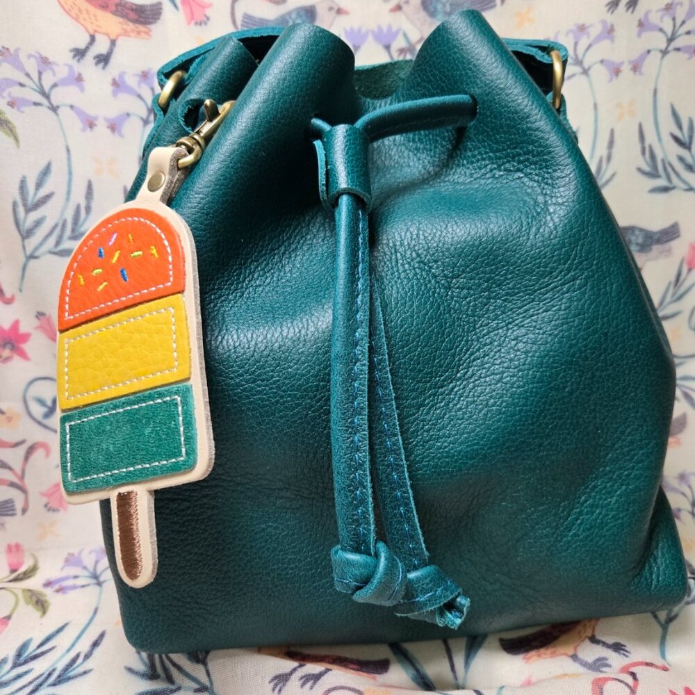 ♥Portland Leather Goods Small Bucket Bag in SeaGlass with PLG Popsicle Keychain♥